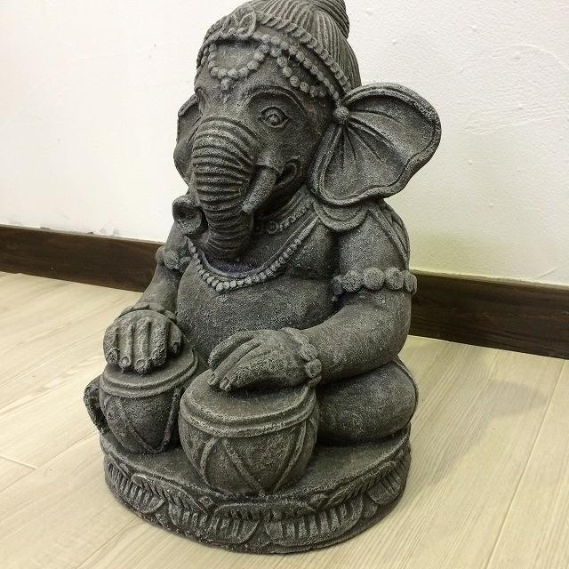 石像 ガネーシャ 置物 太鼓 H40cm 黒灰色 セメント ガーデンオブジェ
