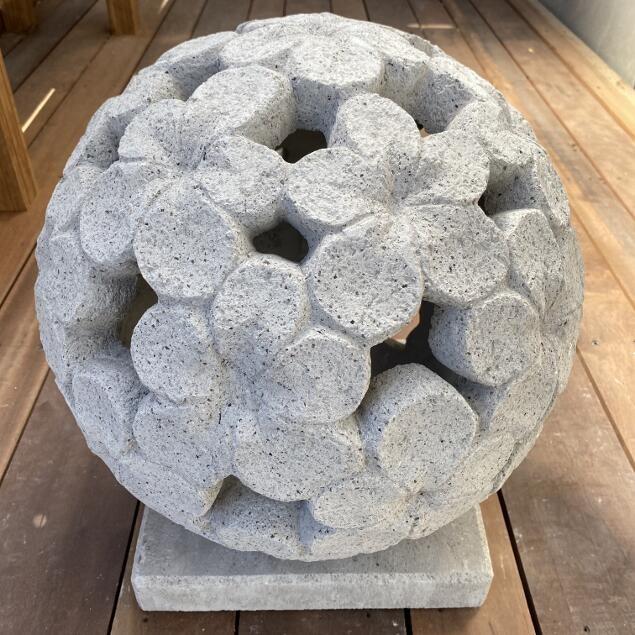 ガーデンオブジェ ボール型 プルメリア W40cm グレー スタンド付