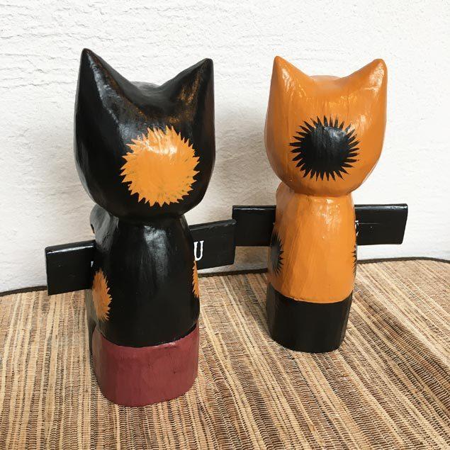 バリ雑貨 木彫り猫 2体セット バリ猫 オブジェ ウェルカムボード バリネコ ウェルカムサインボード 木製オブジェ 2色 ネコの置き物