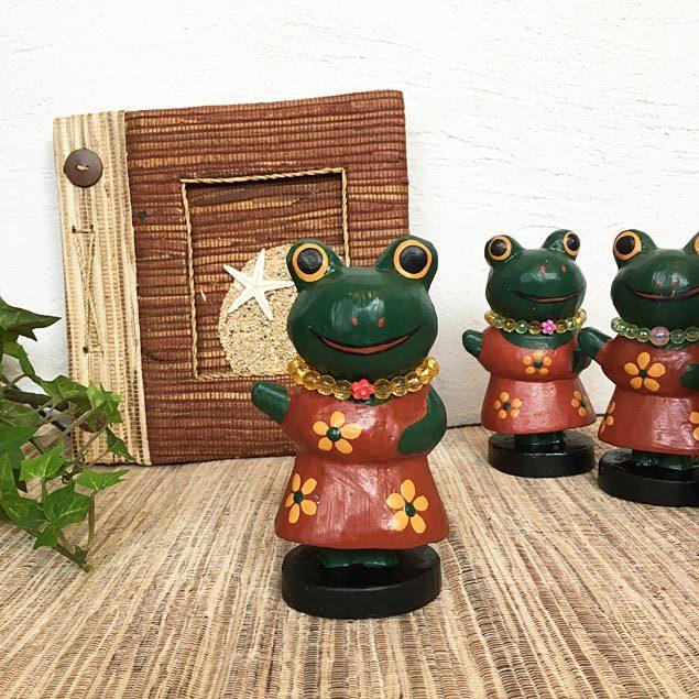 木彫り フラダンス バリカエル 木製オブジェ かわいい カエルの置き物