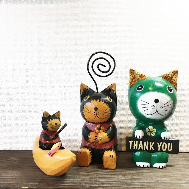 花を持ったバリネコ 猫の置き物 かわいい 猫雑貨 ネコの置き物 かわいい 猫雑貨 猫 ネコ 置物 木製オブジェ 猫グッズ 13 アジアン雑貨 バリ石像のクプクプ 通販 Yahoo ショッピング