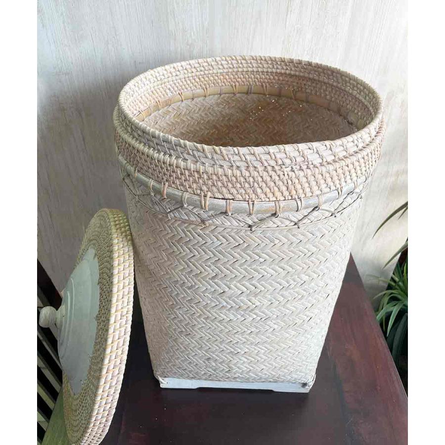 大きい籠　衣装箱　衣装ケース　おもちゃ箱　ランドリーバスケット　籐　ラタン　竹 大きい籠 衣装箱 衣装ケース おもちゃ箱 ランドリーバスケット