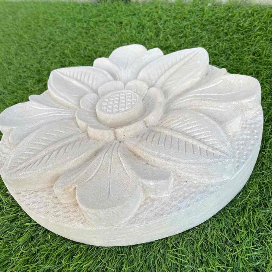 ストーンレリーフ 丸タイプ 30cm パラス石 花 石材 オブジェ