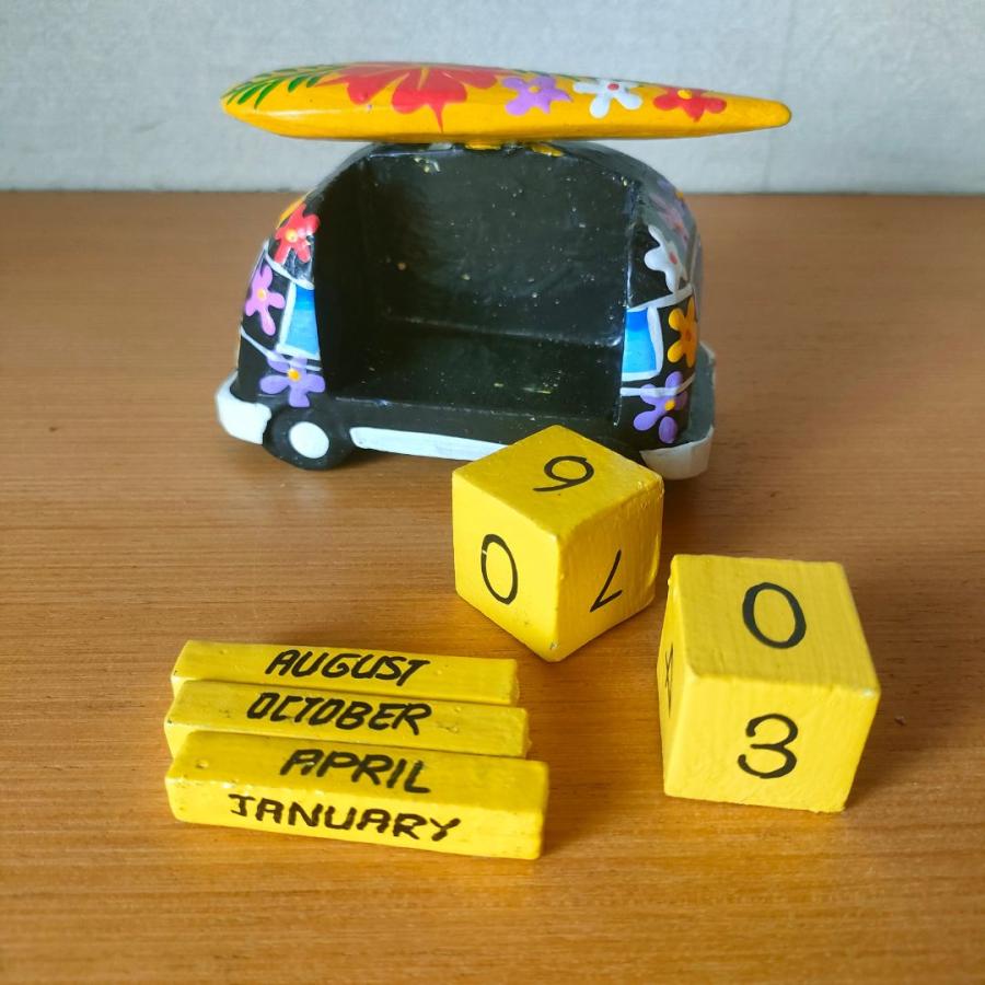 木製 カレンダー サーフィン バス 花柄 サイコロカレンダー 卓上 万年