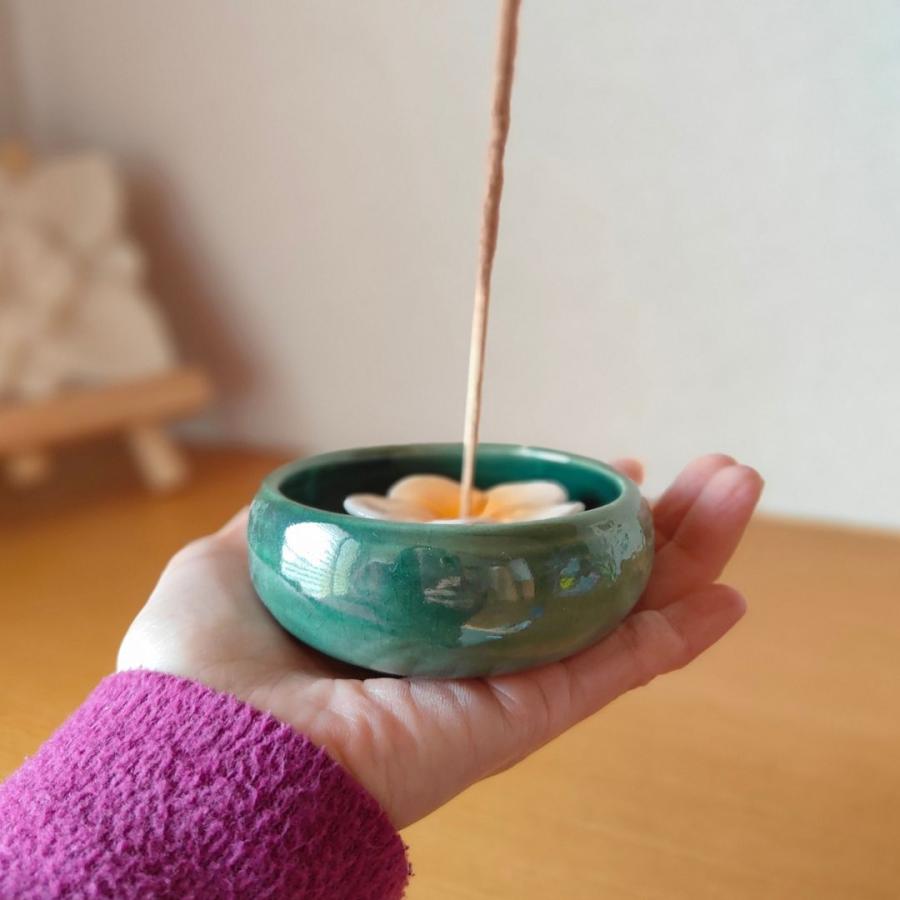 お香立て プルメリア グリーン 陶器 丸型 直径9.5cm 緑 バリ島製