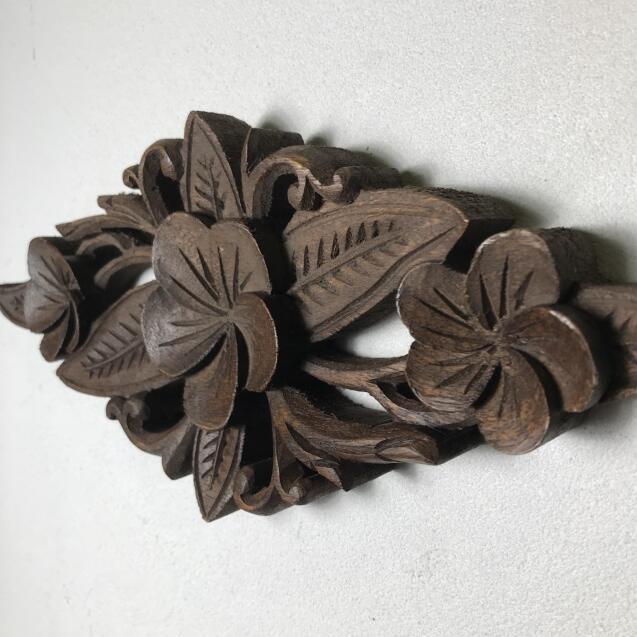 木彫り壁掛け ひし形レリーフ B 木製 彫刻 花 アート 壁掛け