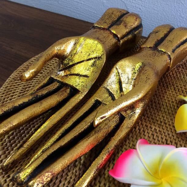 金属製ゴールド手のオブジェ　おしゃれ　個性派 スリムブッダハンド 木製 オブジェ ゴールド カードホルダー アジアン