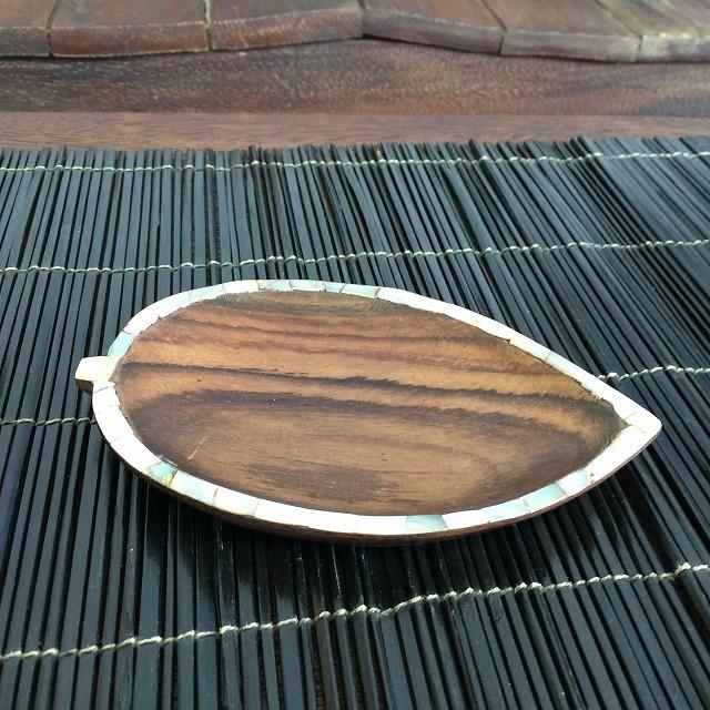 ウッドトレイ 木製 トレイ 葉っぱの形 シェル 小物入れ バリ雑貨 アジアン雑貨 730 アジアン雑貨 バリ石像のクプクプ 通販 Yahoo ショッピング