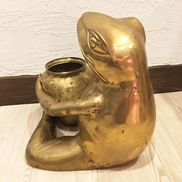 ブロンズ カエル ツボ持ち オブジェ 金 ゴールド 金属製 インテリア