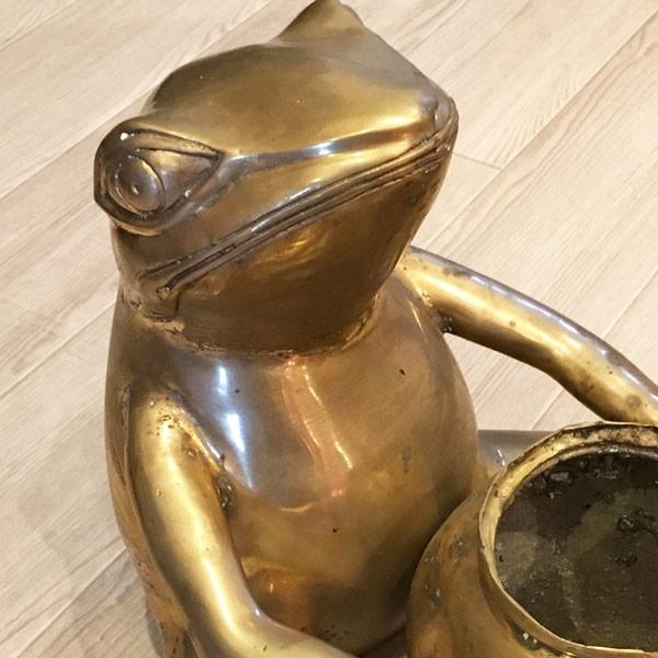 ブロンズ カエル ツボ持ち オブジェ 金 ゴールド 金属製 インテリア