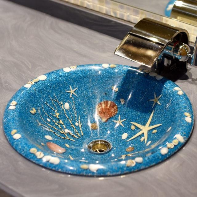 洗面ボウル 青 W34cm 貝殻 シェル入り 置き型 埋め込み カクダイ