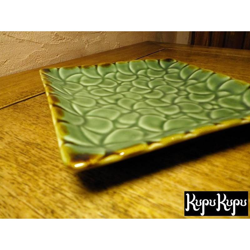 角皿 お皿 小 14×14cm 濃緑 プルメリア柄 タバナン焼き バリ島製