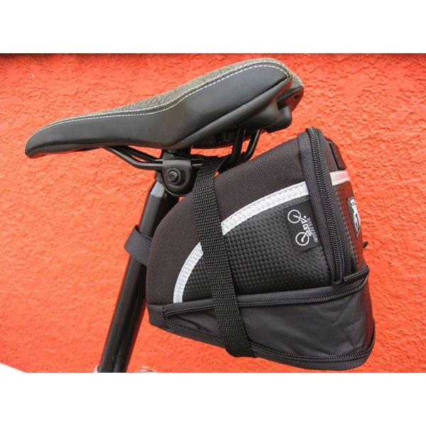 ホワイト ロードバイク サドルバッグ付き 比較付き】防水なのに超軽量のサドルバッグがあるってぇ！？ | 川崎で