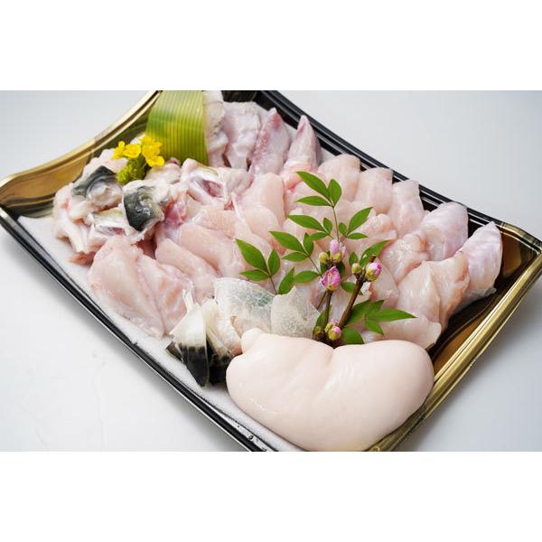 とらふぐ 鍋 てっさ セット 淡路島 3年とらふぐ 鍋＆てっさセット 4人前 お取り寄せ グルメ お歳暮 お正月 兵庫県産 とら河豚 ギフト広場 鍋＆てっさセット 4人前 お歳暮 お正月 アラ身800g てっさ120g フグヒレ4枚 ポン酢 小袋 4個