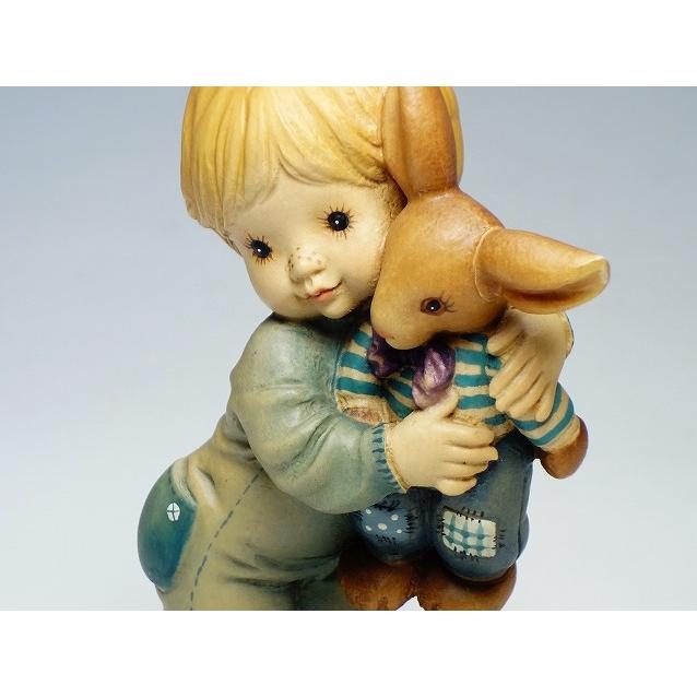 ANRI アンリ 木製 木彫り人形 SARAH KAY サラ ケイ ウサギの人形と男の子 17.5cm 少年 フィギュリン 置物 インテリア