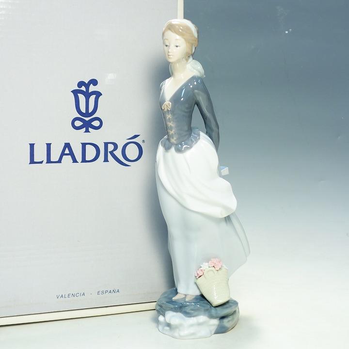 リヤドロ人形 LLADRO 女性 海のそよ風 36cm 大型作品 #4922【中古