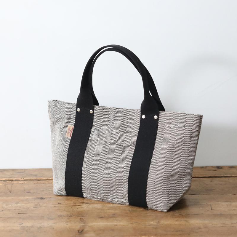 松野屋 THREADーLINE ヘリンボーンリネントート Sサイズ 生成 黒