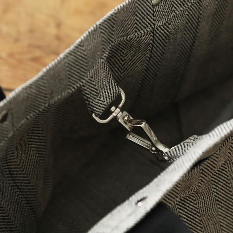 松野屋 THREADーLINE ヘリンボーンリネントート Sサイズ 生成 黒