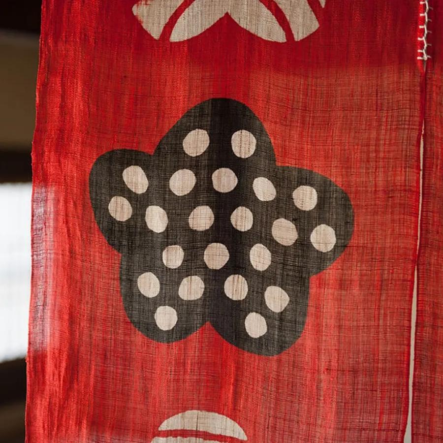よつめ染布舎 UME no KATACHI 墨染のれん 墨染め 作家 小野豊一 型染め