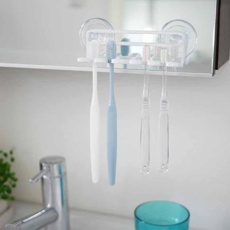 タワー Tower 吸盤トゥースブラシホルダー タワー 5連 ホワイト 山崎実業 3285 Tower歯ブラシスタンド 吸盤 鏡 歯ブラシホルダー 歯ブラシ立て 歯ブラシたて 3285 生活雑貨 Kurasuno ヤフー店 通販 Yahoo ショッピング