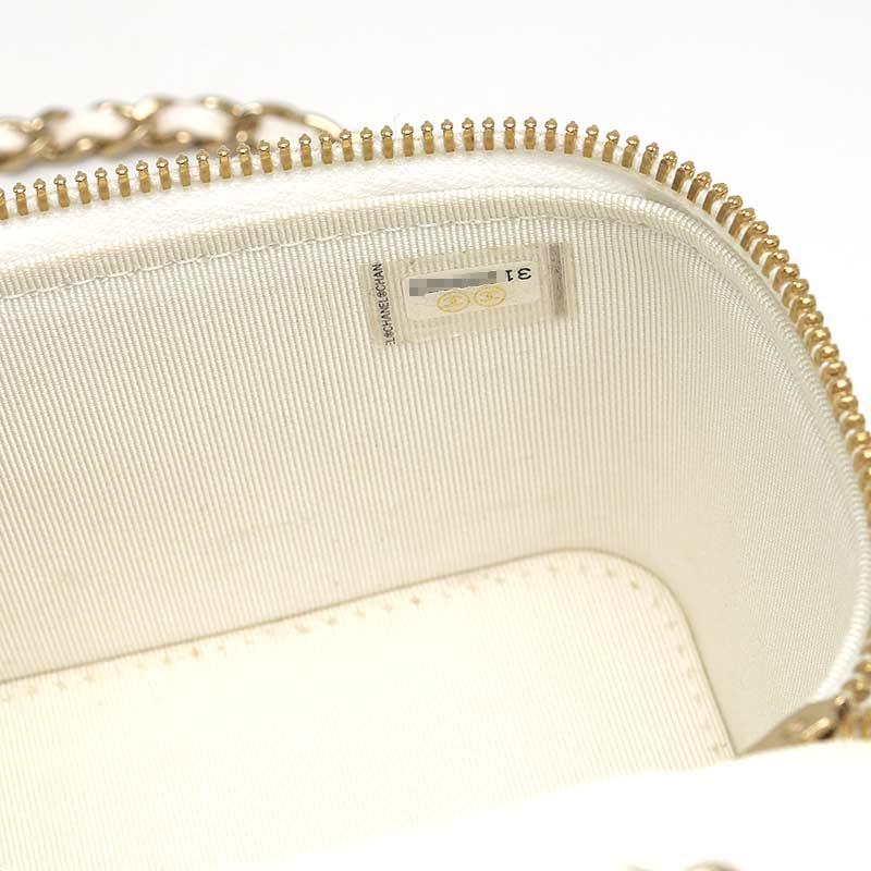 CHANEL（シャネル） ミニチェーンバニティバッグ マトラッセ レザー