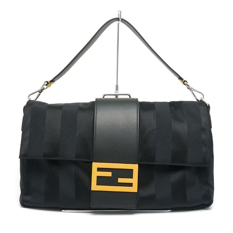 FENDI ショルダーバッグ 保存袋付き Fendi ブラック ショルダーバッグ 保存袋付き