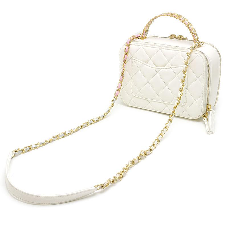 CHANEL シャネル マトラッセ バニティバッグ 2WAY チェーンショルダーバッグ 斜め掛け レザー ホワイト 白 ブラック 黒 ゴールド金具 シャネル CHANEL マトラッセチェーバニティバッグ ホワイト ゴールド