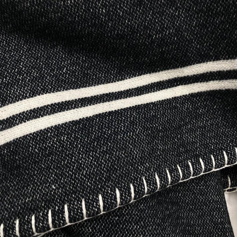 CHANEL（シャネル） ブランケット 毛布 ココマーク モノトーン ウール