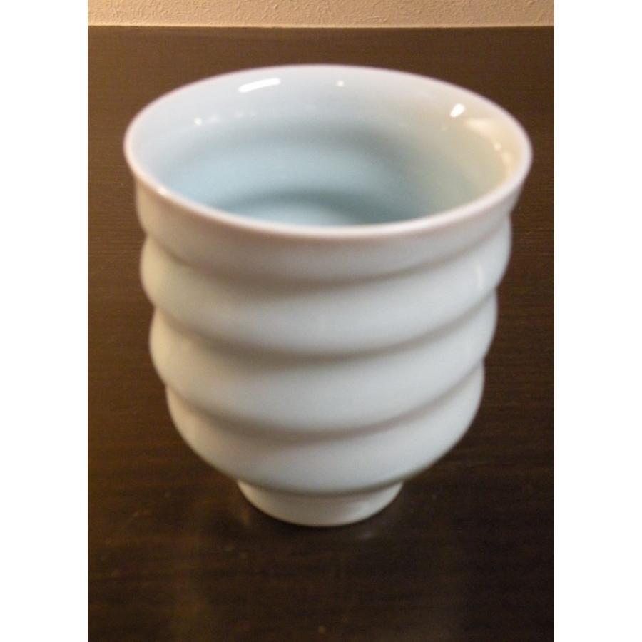 砥部焼　淡青白磁　渦巻き湯呑　長　陶彩窯　焼き物　陶器 | 