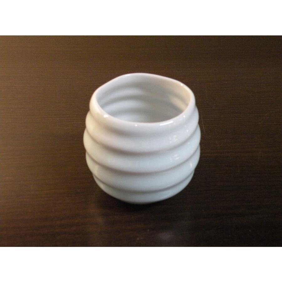 砥部焼　淡青白磁　渦巻き湯呑　短　陶彩窯　焼き物　陶器 |  | 01