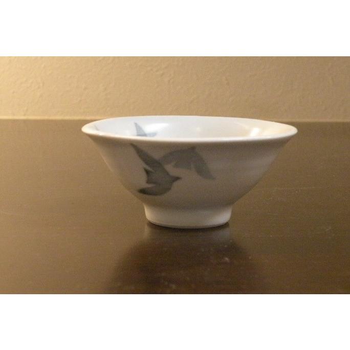 砥部焼　鳥柄　盃　おちょこ　陶彩窯　焼き物　陶器 |  | 01