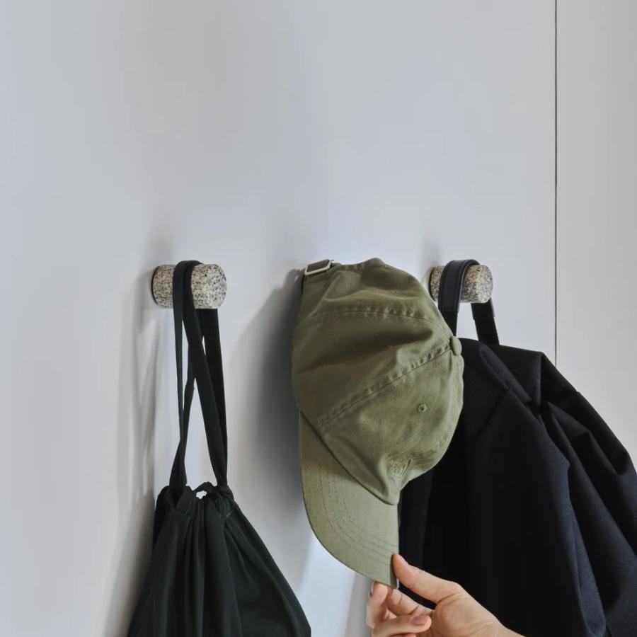 壁掛けフック　 CS - HOOK / sabi　庵治石  自然　石  AJI PROJECT | 