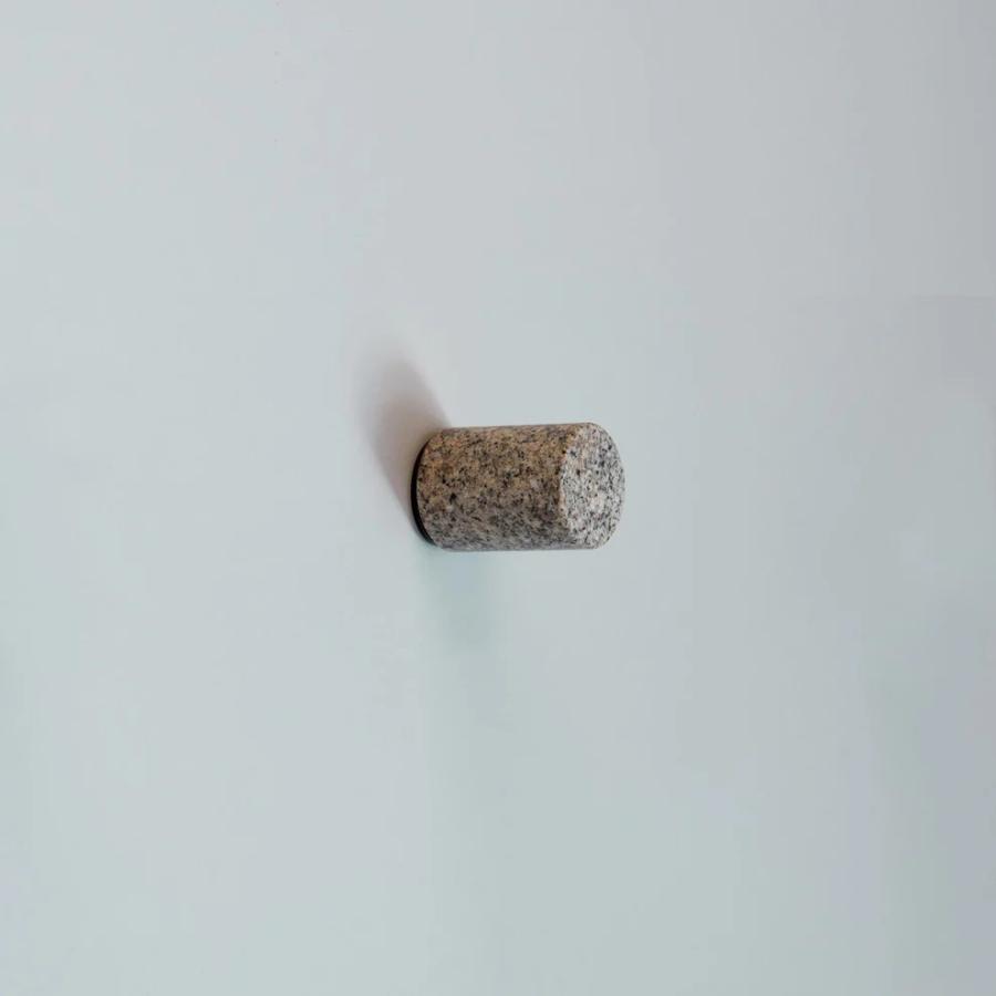 壁掛けフック　 CS - HOOK / sabi　庵治石  自然　石  AJI PROJECT |  | 02