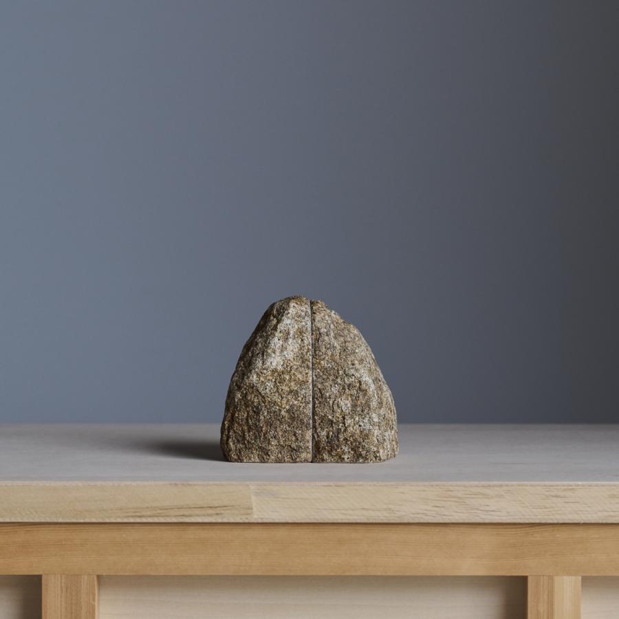 本立て  Bookend  ブックエンド　サビ　Sサイズ　RS - ROCK END / S / sabi　庵治石 　自然　石 AJI PROJECT |  | 01