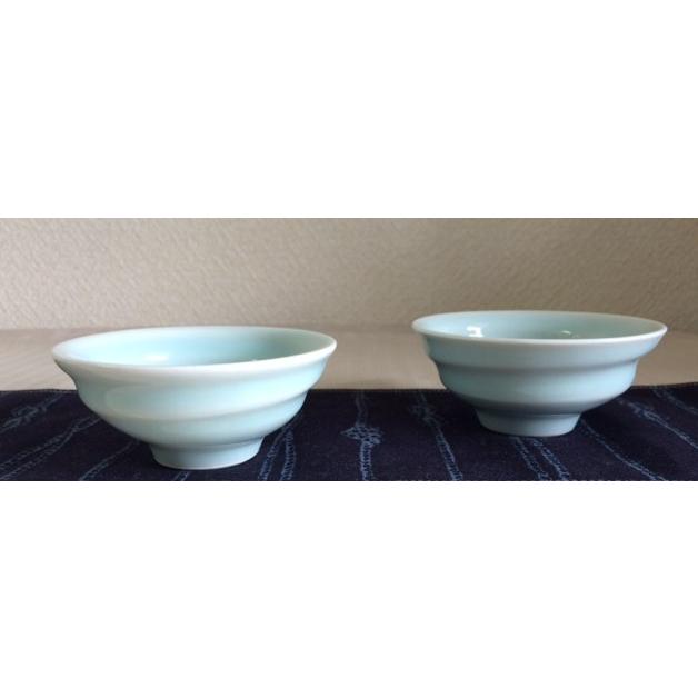 砥部焼 　渦巻き　盃 杯　さかずき　おちょこ　淡青白磁 　焼き物　陶器 |  | 01