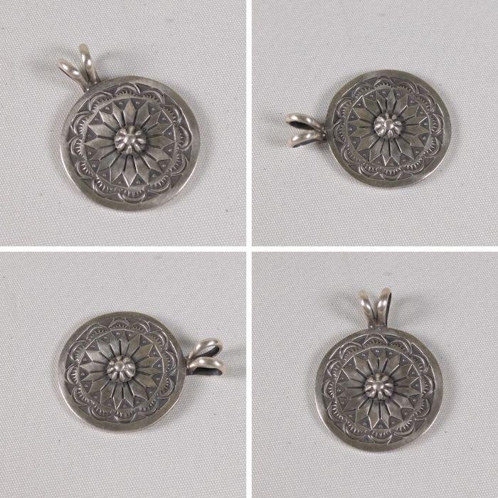 インディアンジュエリーINDIAN JEWELRY シルバー ペンダントトップ 
