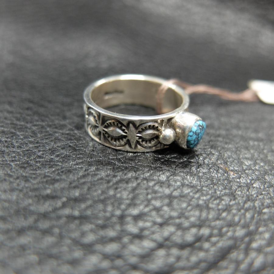 インディアンジュエリー ナバホ族 Kevin Ramone ケビン ラモーン作 Sterling キングマン ターコイズ シルバーリング 16 5号 In Kr 黒革レザークラフト 通販 Yahoo ショッピング