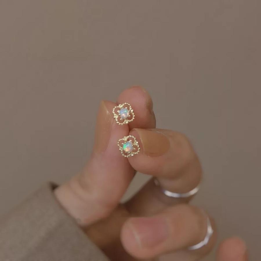 ピアス レディース 小ぶり フラワー ゴールド シンプル 上品 