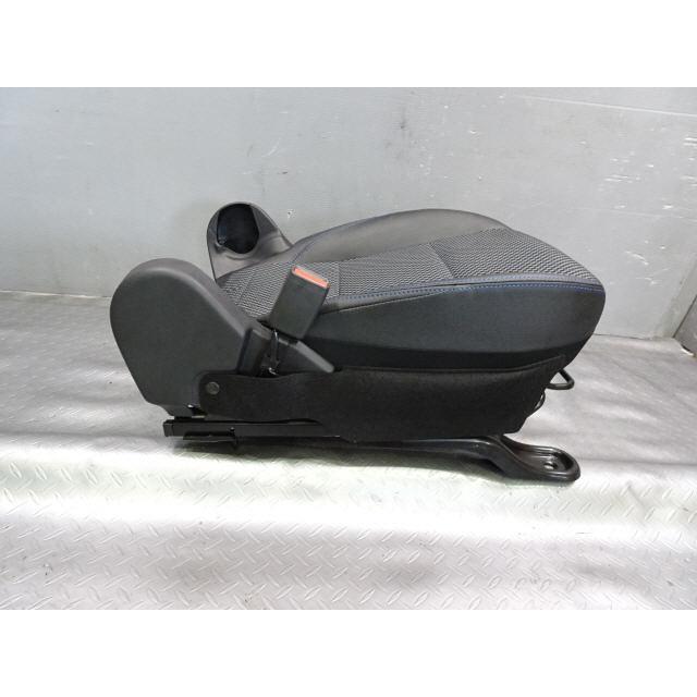 自動車 キックス 6AA-RP15 助手席 シート X 座面のみ 美品 ヒーター