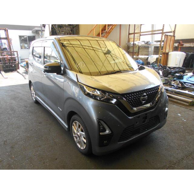 日産デイズ 5AA-B44W 右フェンダー ハイウェイスター U17 デイズ 5AA-B44W 右 フェンダー ライナー 63842-7MA0B 令和3年