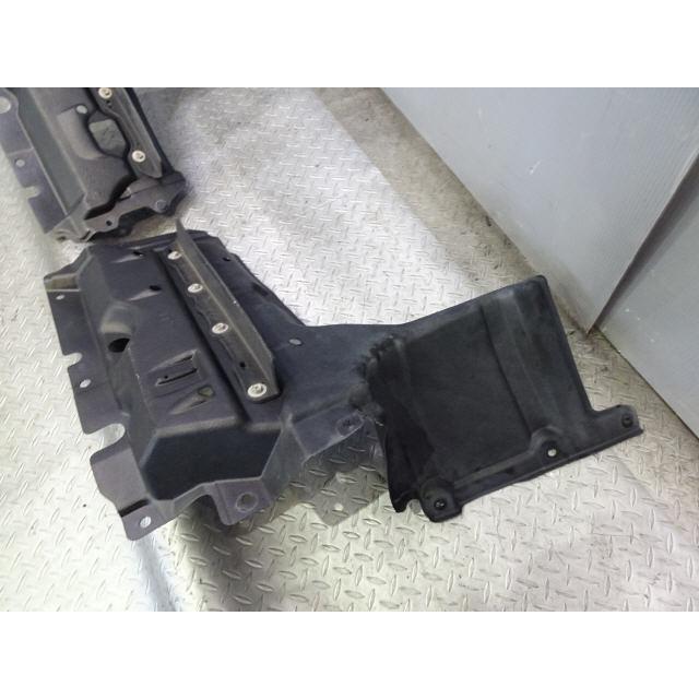 ノア ヴォクシー ZWR80G フロントアンダーカバー 52618-28030 ヴォクシー DBA-ZRR80W エンジンアンダーカバー 平成28年【ZS 煌