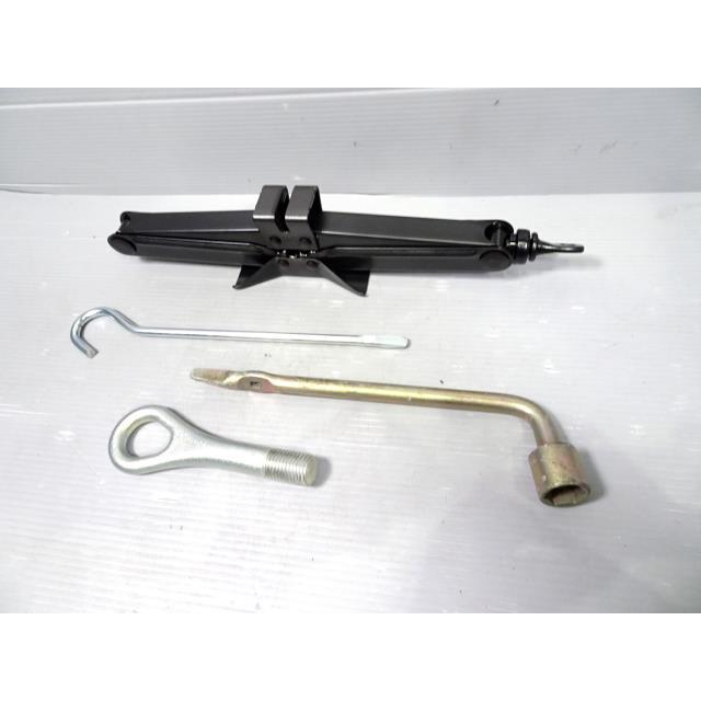 ウェイク DBA-LA700S 車載工具 X07 ジャッキ レンチ Gターボ