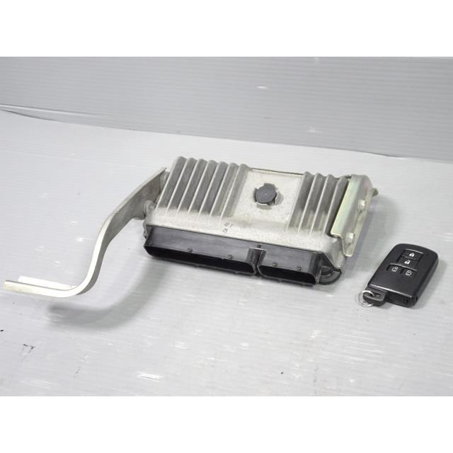 ヴォクシー DBA-ZRR80W エンジン メイン コンピューター ECU 1H4 3ZR 