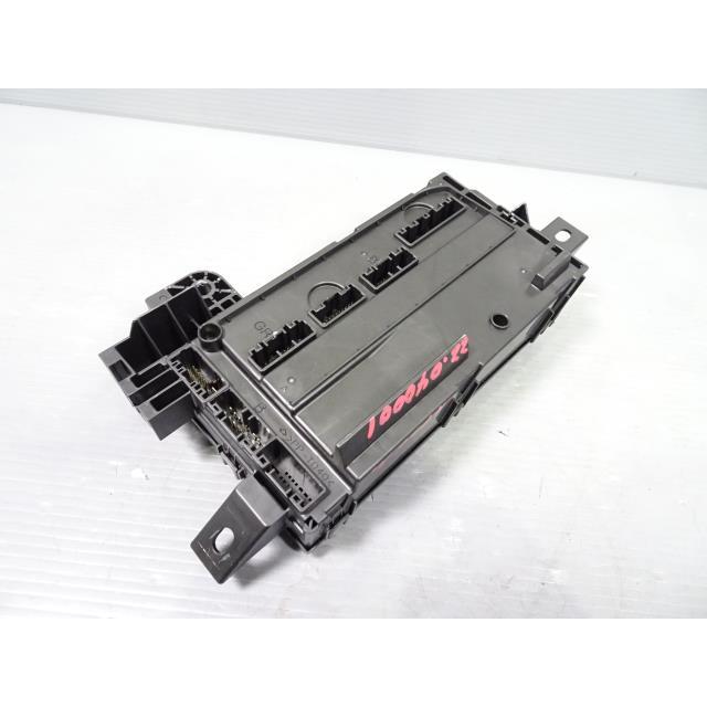 ピクシスメガ DBA-LA700A ヒューズ ボックス BOX W24 室内用 ウェイク
