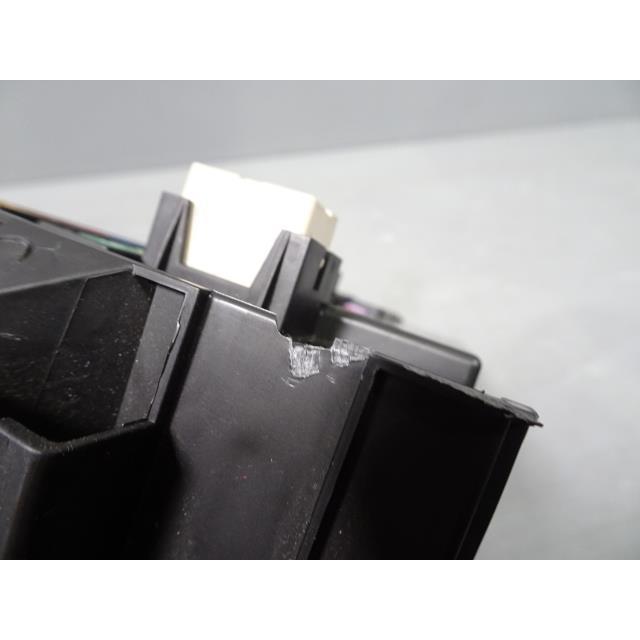 ピクシスメガ DBA-LA700A ヒューズ ボックス BOX W24 室内用 ウェイク