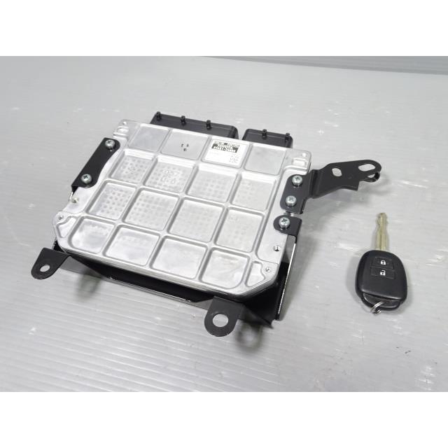 ハイエース QDF-KDH201V エンジン メイン コンピューター ECU 1E7
