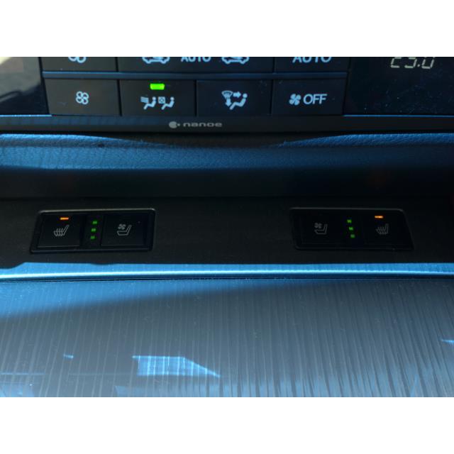レクサス（LEXUS） GS DBA-GRL10 「シートヒータースイッチ」 1J2