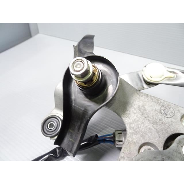 NOAH ノア DBA-ZRR80W F フロント ワイパーモーター 3R9 85110-28241