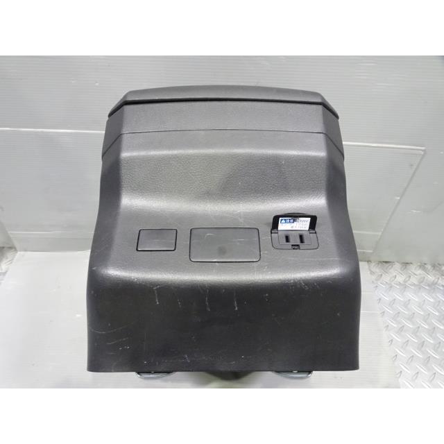 ヴェルファイア DBA-ANH20W コンソール ボックス BOX 202 AC100V付