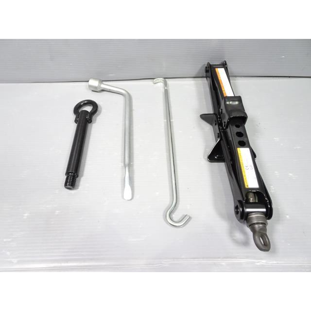 カローラツーリング 3BA-ZRE212W 車載工具 1K3 ジャッキ S 7951km